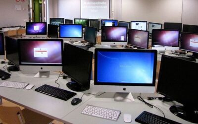 Protecting customers from failed technology change activity